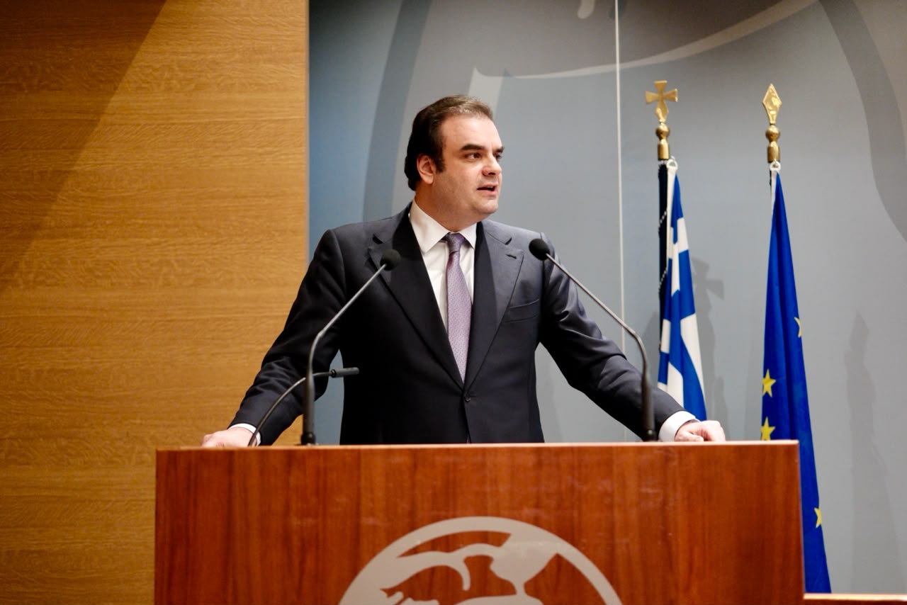Πιερρακάκης στο ΕΒΕΑ: Η στήριξη των επιχειρήσεων είναι σταθερή επιλογή – Προχωρήσαμε σε 23 παρεμβάσεις από το 2019