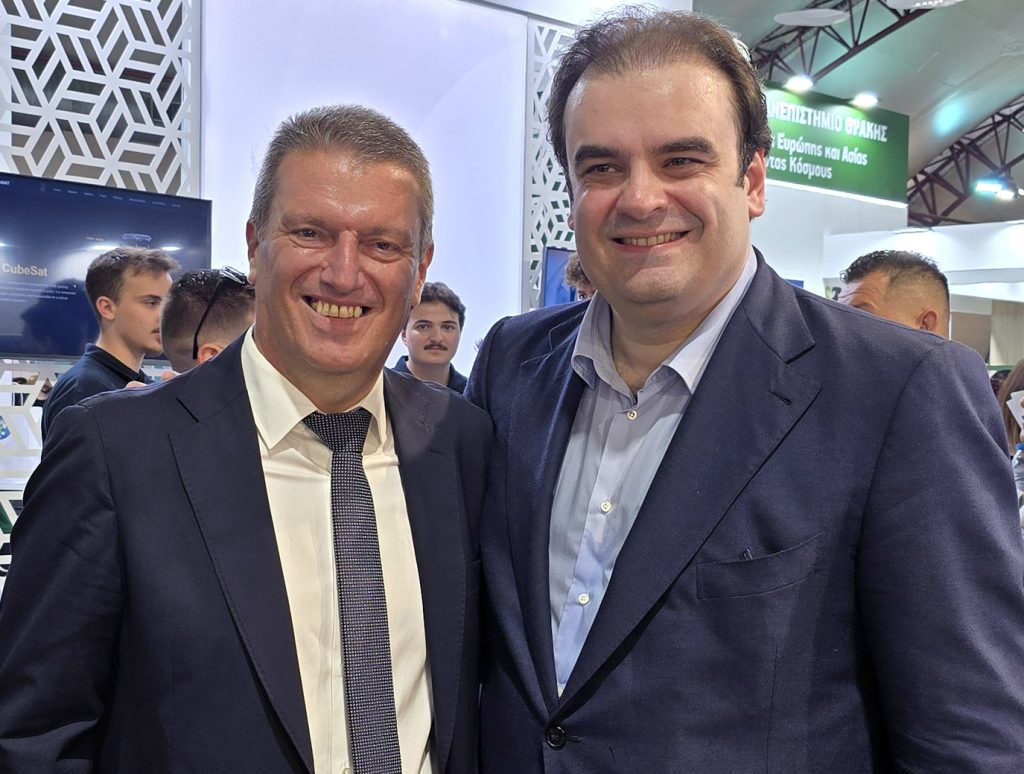 Τα ρομπότ του ΠΑΜΑΚ προσελκύουν το ενδιαφέρον των επισκεπτών της ΔΕΘ