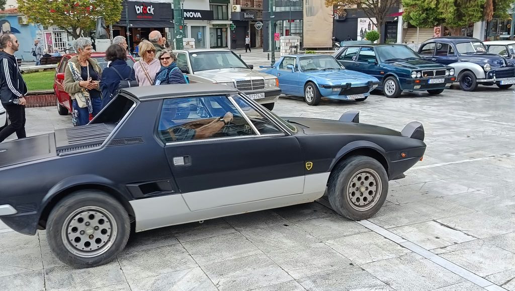Βόλος: Τα ιστορικά οχήματα στήριξαν το Gentleman’s Distinguished Drive – Μήνυμα πρόληψης για την υγεία των ανδρών