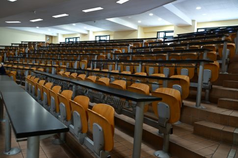 Κως: 3χρονο αγοράκι τραυματίστηκε όταν το κεφάλι του σφηνώθηκε στο παράθυρο αυτοκινήτου