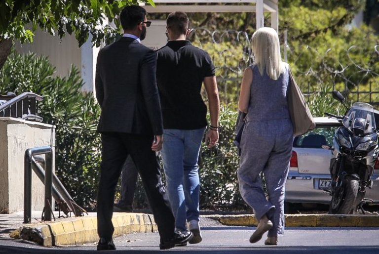 Θάνατος Μαζωνάκη: Σε «λαϊκή αγρυπνία» από σήμερα το απόγευμα η σορός του – Αποκαλύψεις που σοκάρουν για τους δύο γιατρούς