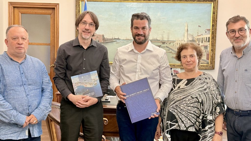 Στο Δημαρχείο Χανίων ο Christian Hoesch της Schott – Κοινή κατεύθυνση για το όραμα του Μίκη Θεοδωράκη