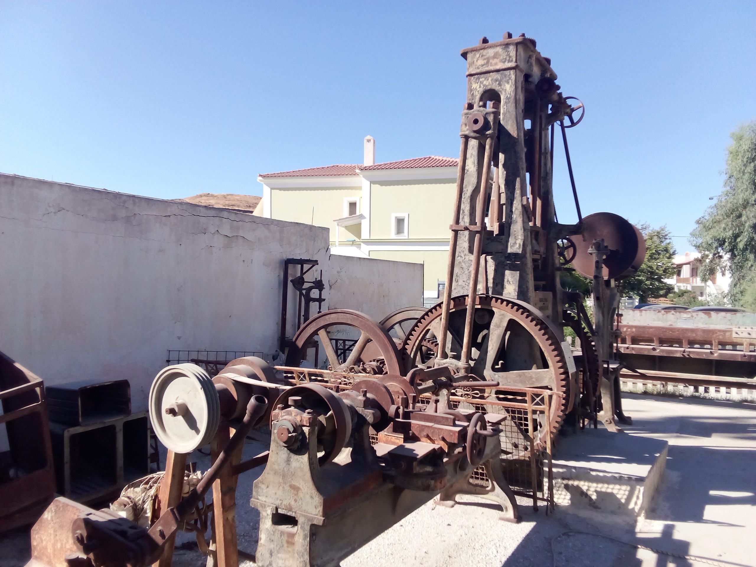 img-20260905-164343 Το παλιό εργοστάσιο ΕΜΑΓΙΕ στην Κέα (φωτορεπορτάζ)