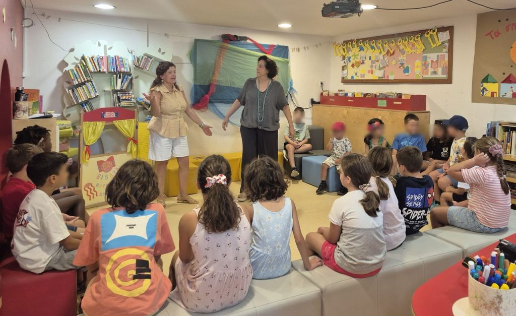 «Βιβλία, παράθυρα ανοιχτά»: Εκατοντάδες παιδιά στην καλοκαιρινή εκστρατεία της δημοτικής βιβλιοθήκης Χανίων