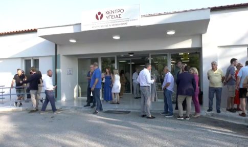 Σε θέσεις μάχης για την ΔΕΘ: Αντιπολιτευτικά πυρά κατά της κυβέρνησης
