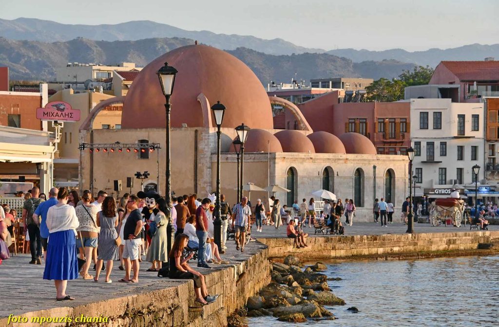 Κρήτη: Η τουριστική περίοδος “τραβάει” έως τις 20 Οκτωβρίου – 1,67 εκατ. διαθέσιμες αεροπορικές θέσεις