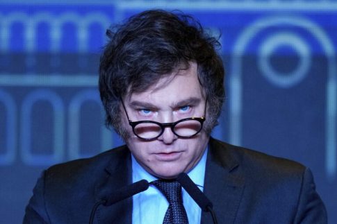 Βανς: Δεν είναι πόλεμος η σύγκρουση με το Ιράν – Σε ομαλότητα η κατάσταση στο Ορμούζ