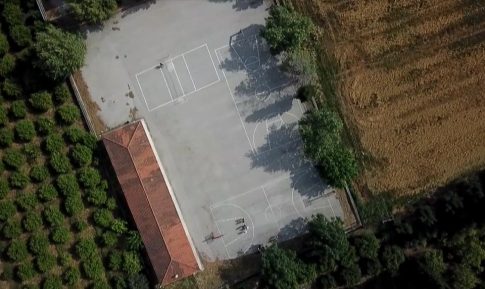 Σε θέσεις μάχης για την ΔΕΘ: Αντιπολιτευτικά πυρά κατά της κυβέρνησης