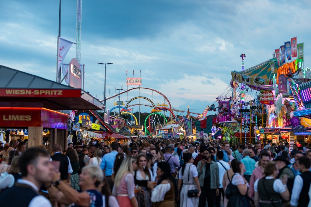 Oktoberfest: Ενισχύεται η ασφάλεια με κάμερες και drones