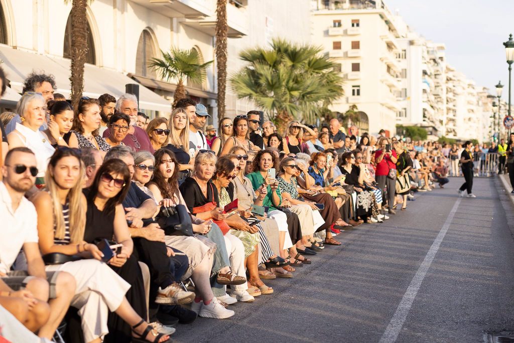 Θεσσαλονίκη: «Νέα παραλία – Νέα πασαρέλα» εμπνευσμένη από την πρώτη συγκέντρωση γυναικών το 1908