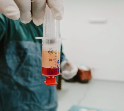 Οργή και επεισόδια στην Πρίστινα για την καταδίκη Θάτσι και πρώην διοικητών του UCK