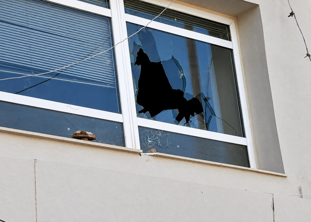 Καλαμάτα: Βανδάλισαν το πρόσφατα ανακαινισμένο συγκρότημα των ΕΠΑΛ – Πάνω από 20.000 ευρώ οι ζημιές