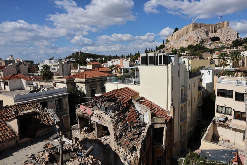 Έκρηξη στην Πλάκα: «Με ένα μικρό κοστολόγιο θα μπορούσε να είχε αποφευχθεί η τραγωδία» – Τι αναφέρει ειδικός στο ΕΡΤnews