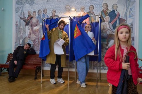 WSJ: Κυρώσεις στο Διεθνές Ποινικό Δικαστήριο ετοιμάζεται να επιβάλλει η κυβέρνηση Τραμπ
