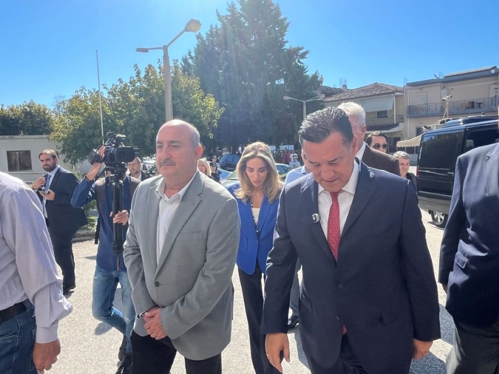 Στο Δημαρχείο Τρικάλων ο Άδωνις Γεωργιάδης