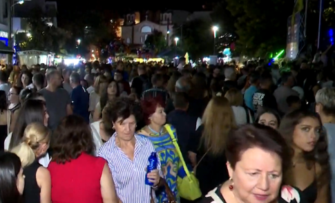 Θεσσαλονίκη: Μαθητές μετέτρεψαν σε έργα τέχνης τις πόρτες των αιθουσών διδασκαλίας στο 9ο Γυμνάσιο Καλαμαριάς