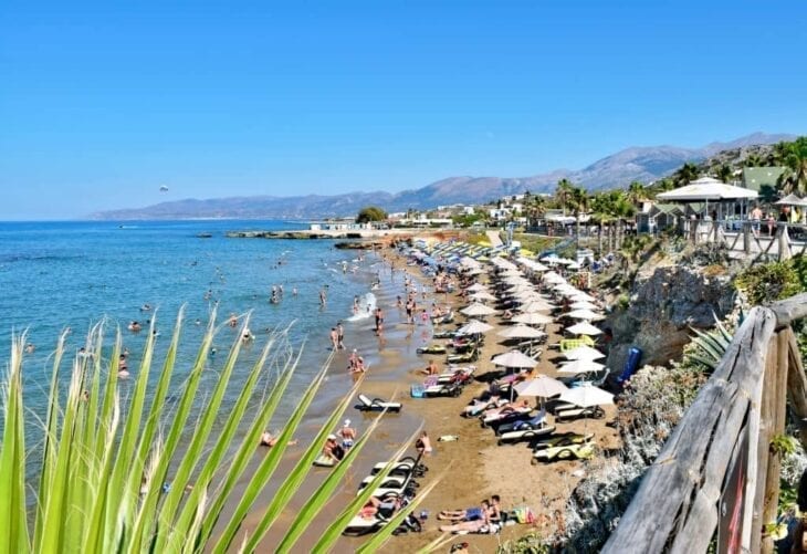 Κρήτη: Η τουριστική περίοδος “τραβάει” έως τις 20 Οκτωβρίου – 1,67 εκατ. διαθέσιμες αεροπορικές θέσεις