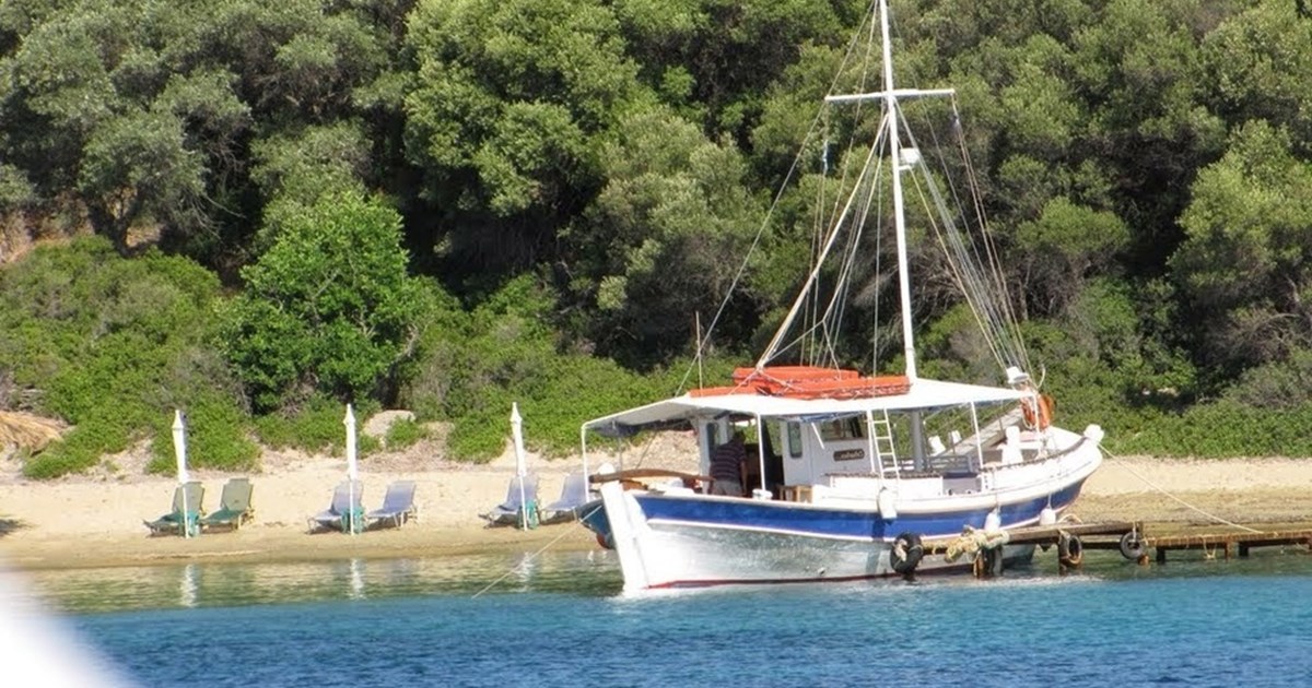 Σκιάθος: Τουριστικό σκάφος προσέκρουσε σε ιστιοφόρο