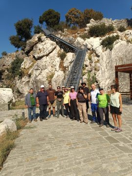 Κεφαλονιά: Αναποδογυρισμένο ταχύπλοο ξεβράστηκε σε παραλία – Εξετάζεται αν συνδέεται με 45χρονο αγνοούμενο