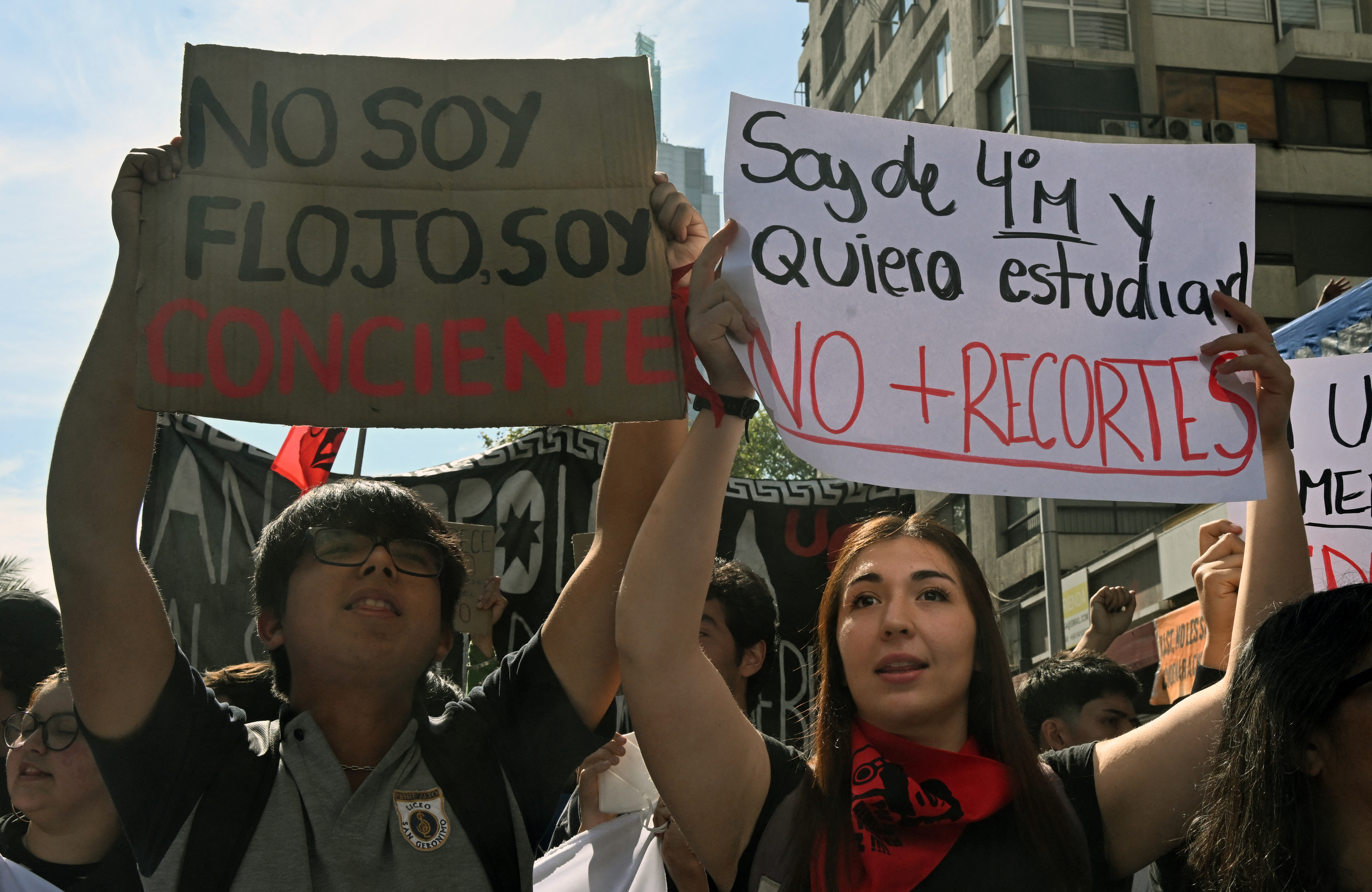 Χιλή: Πιθανές περικοπές στη δημόσια εκπαίδευση προκαλούν διαμαρτυρίες των φοιτητών – Συγκρούσεις με την αστυνομία
