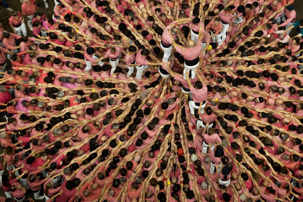 «Castells»: Η εντυπωσιακή καταλανική παράδοση των ανθρώπινων πύργων