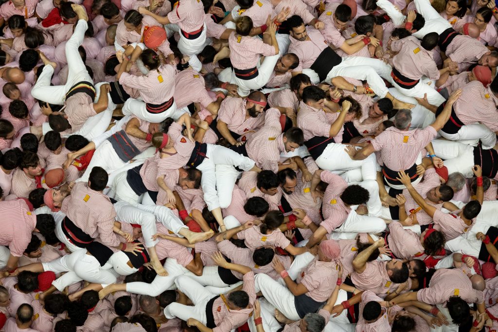«Castells»: Η εντυπωσιακή καταλανική παράδοση των ανθρώπινων πύργων