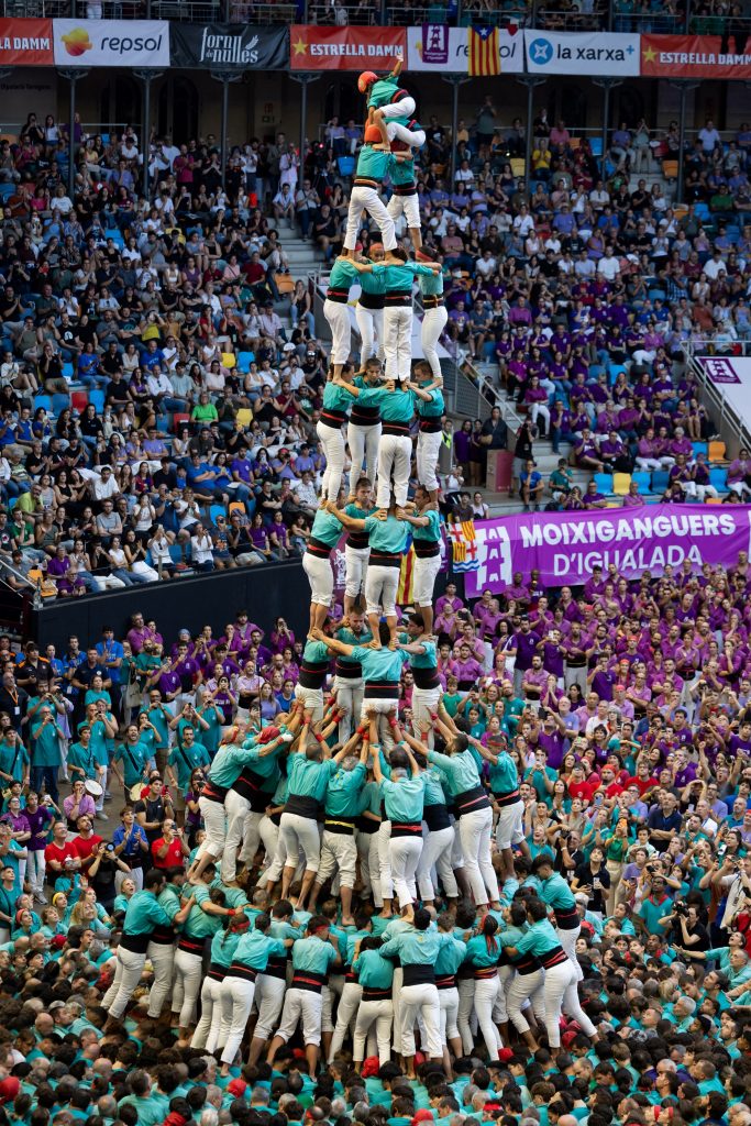 «Castells»: Η εντυπωσιακή καταλανική παράδοση των ανθρώπινων πύργων