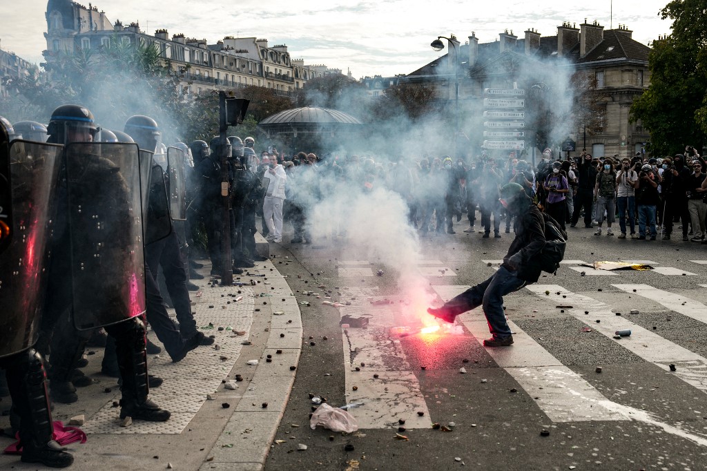 Σε αναβρασμό η Γαλλία: Κλιμακώνονται οι μαθητικές διαμαρτυρίες – «Θέλουμε να ακουστούμε, όχι να μας ρίξουν δακρυγόνα»