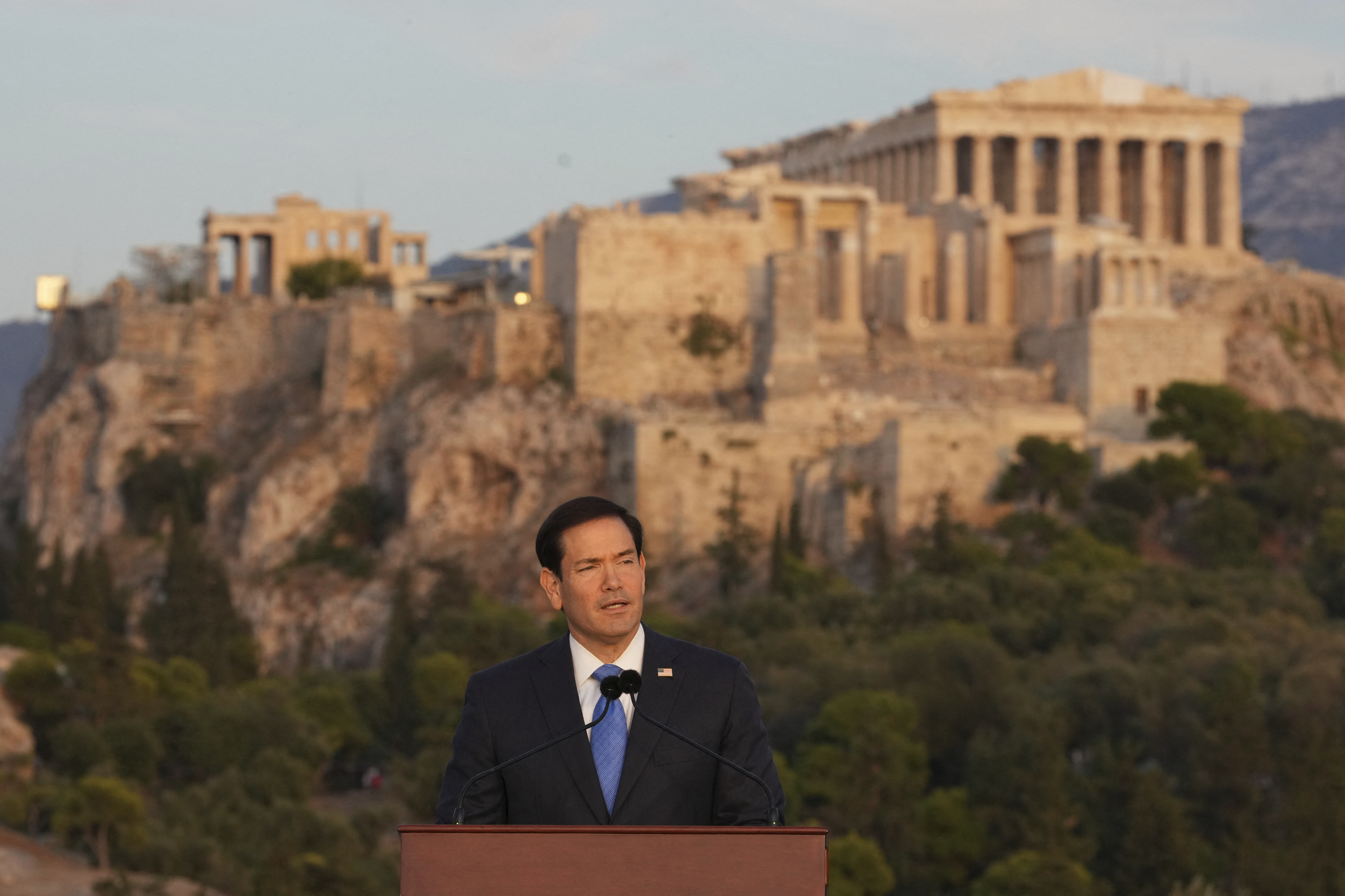 Live οι εξελίξεις της επίσκεψης του Μάρκο Ρούμπιο: «Υπόδειγμα συμμάχου η Ελλάδα» είπε από την Πνύκα
