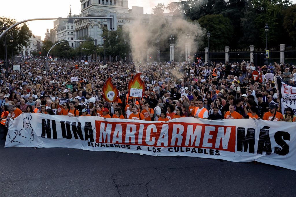 Ισπανία: Η Μαρικάρμεν δεν πρόλαβε να επιστρέψει στο σπίτι της – Η έξωση που έγινε σύμβολο της στεγαστικής κρίσης