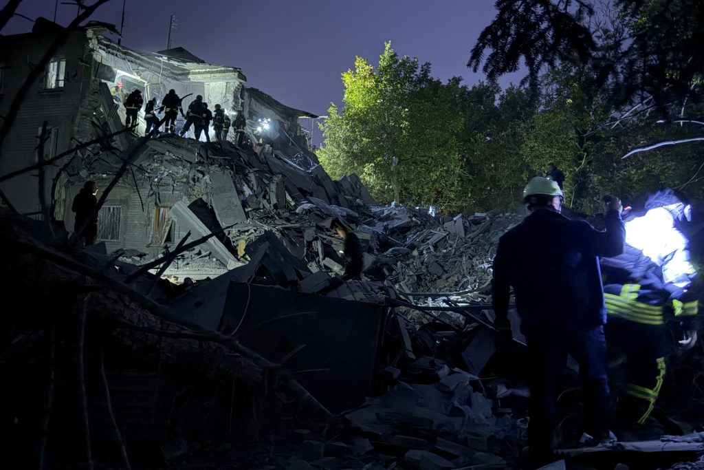 Ουκρανία: Τουλάχιστον oκτώ νεκροί, μεταξύ των οποίων 3 παιδιά, σε ρωσικά πλήγματα στη Ζαπορίζια