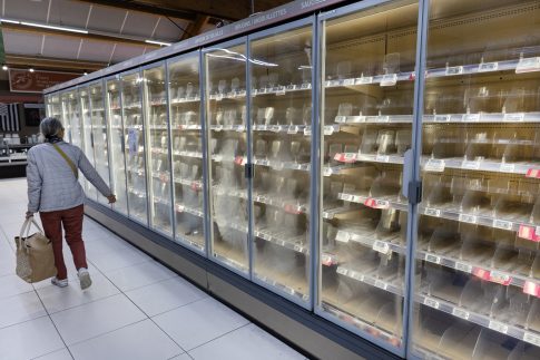 «Αντίο» στις πολύπλοκες ρουτίνες: Το «Skinimalism» και τα μυστικά για υγιές δέρμα