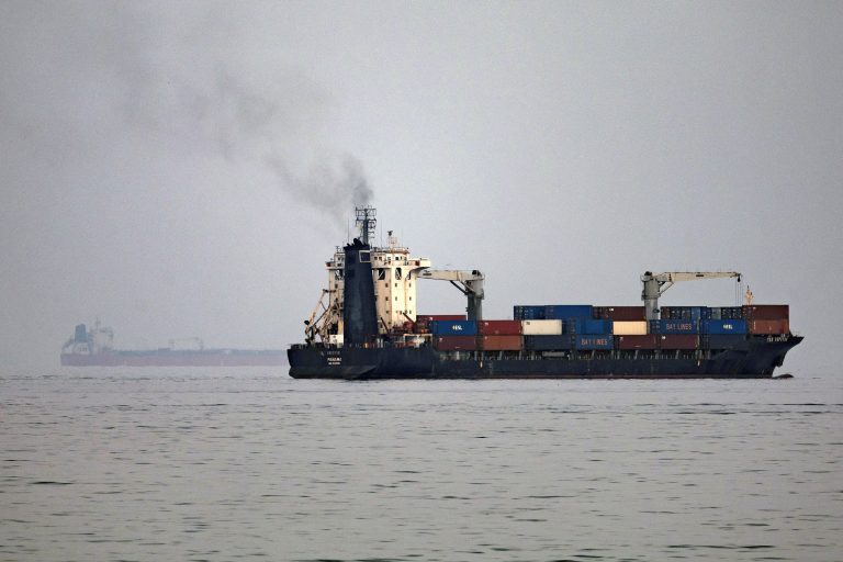 UKMTO: Πύραυλος έπληξε δεξαμενόπλοιο αργού πετρελαίου στα Στενά του Ορμούζ  ​