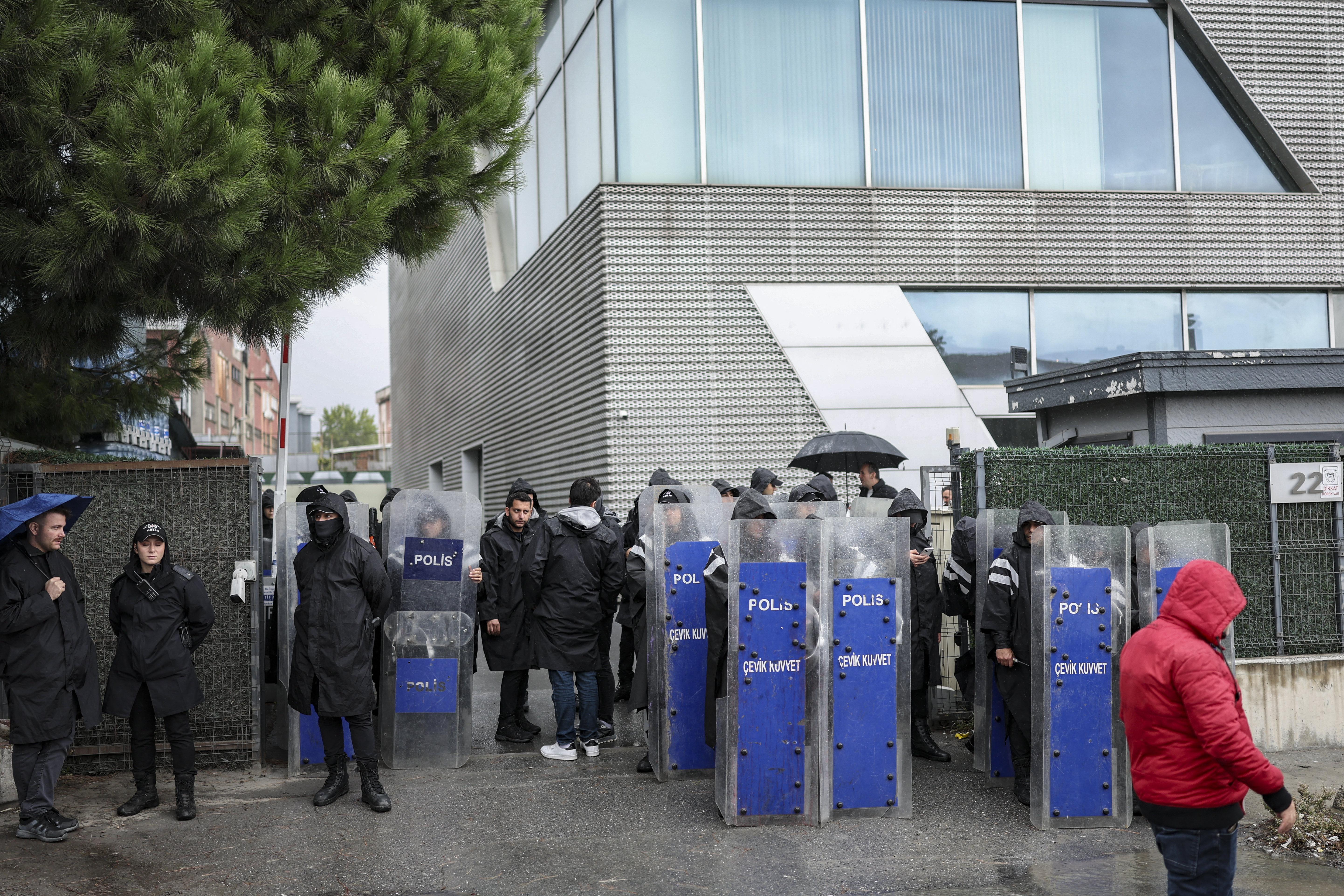 Τουρκία: Σε κρατική διαχείριση 10 τηλεοπτικοί σταθμοί μέσα σε δύο χρόνια
