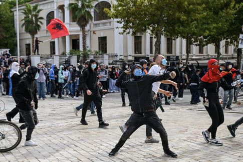 Βόλος: Ελεύθεροι με περιοριστικούς όρους οι δύο νεαροί για την επίθεση στην παραλία