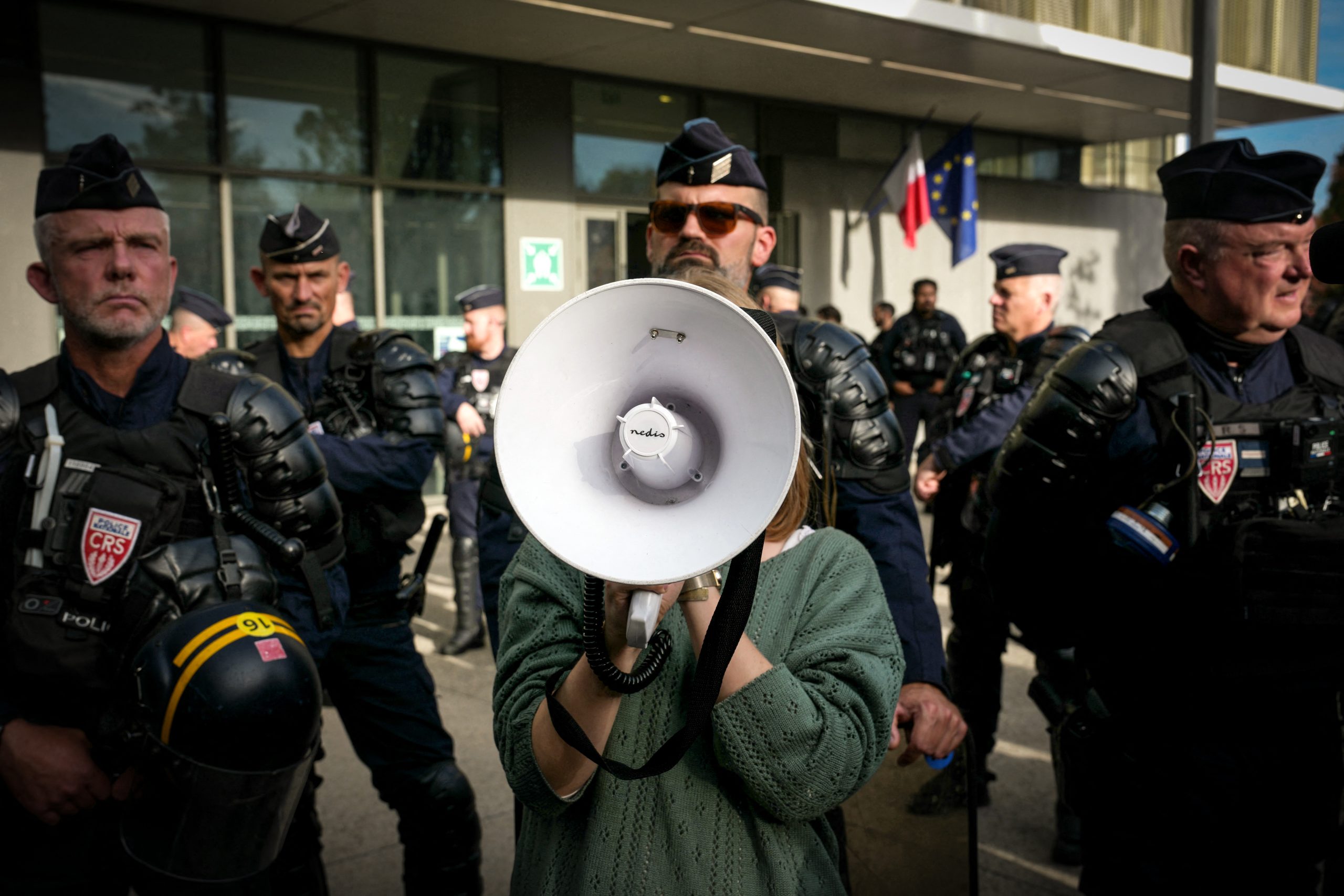 Γαλλία: Τα «Κίτρινα Γιλέκα» επιστρέφουν στους δρόμους με επιφυλάξεις και προσδοκίες