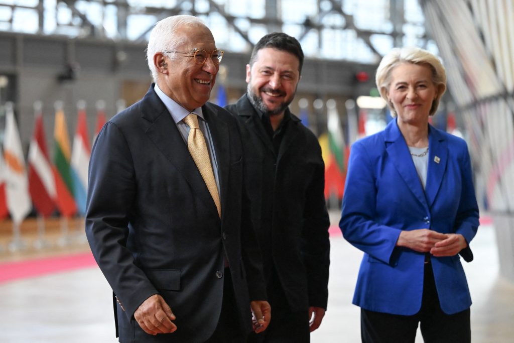 «Δεν θα άρουμε καμία κύρωση στη Ρωσία» – Μήνυμα στήριξης στην Ουκρανία στέλνει η ΕΕ υποδεχόμενη τον Ζελένσκι στη Σύνοδο Κορυφής