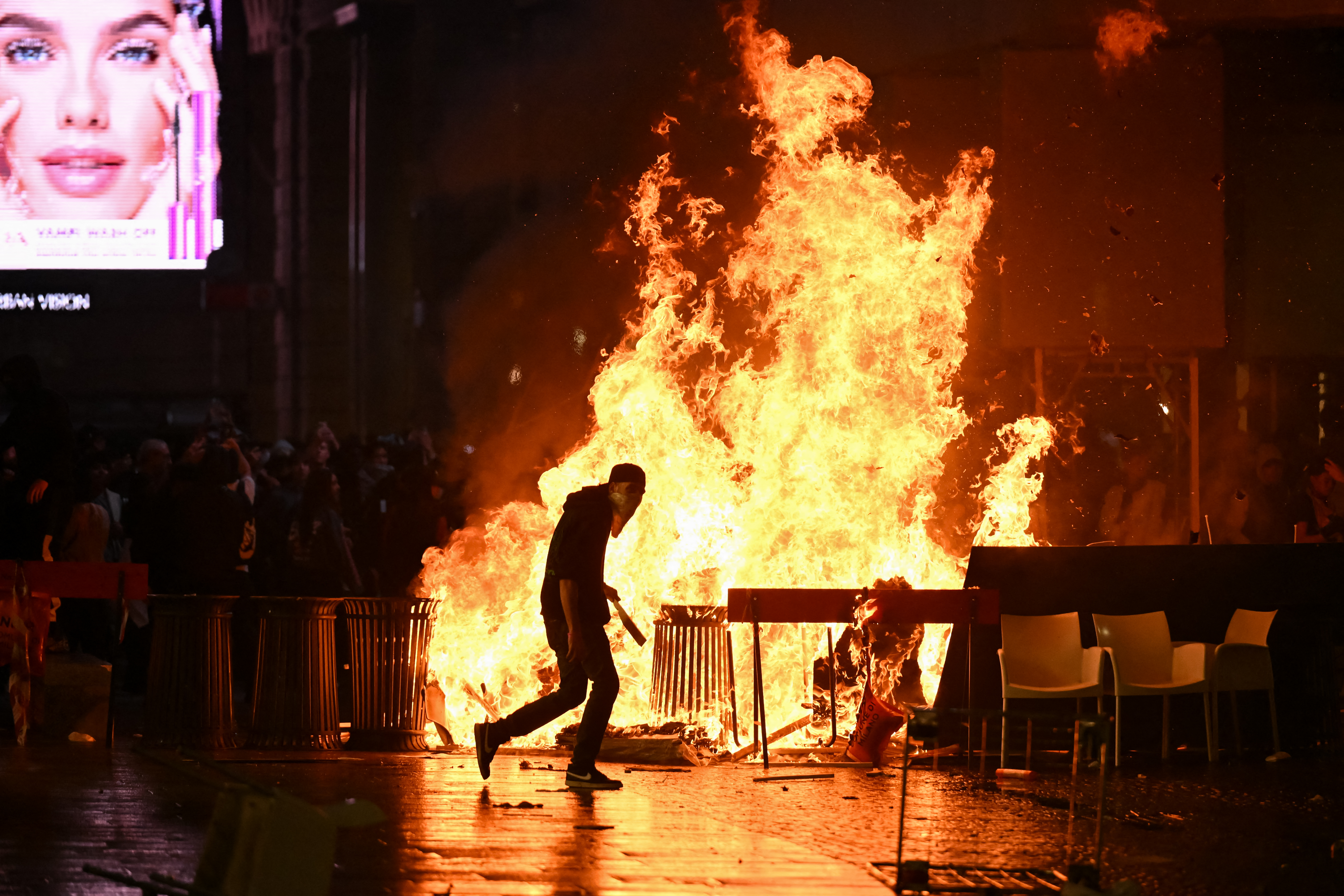 Ιταλία: Διαδηλώσεις και επεισόδια σε Μιλάνο, Μπολόνια, Τορίνο και Ρώμη