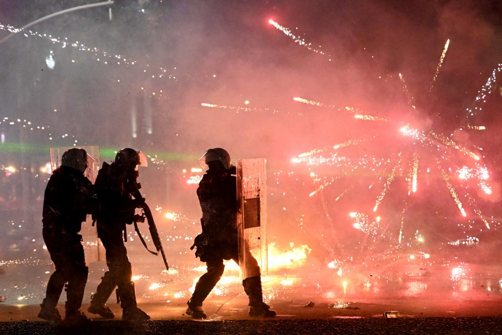 Αλβανία: Σε «μαύρη λίστα» βάζει η κυβέρνηση τους πρωταγωνιστές των επεισοδίων – «Θα συνεχίσουμε μέχρι να παραιτηθεί ο Ράμα» λένε οι φοιτητές