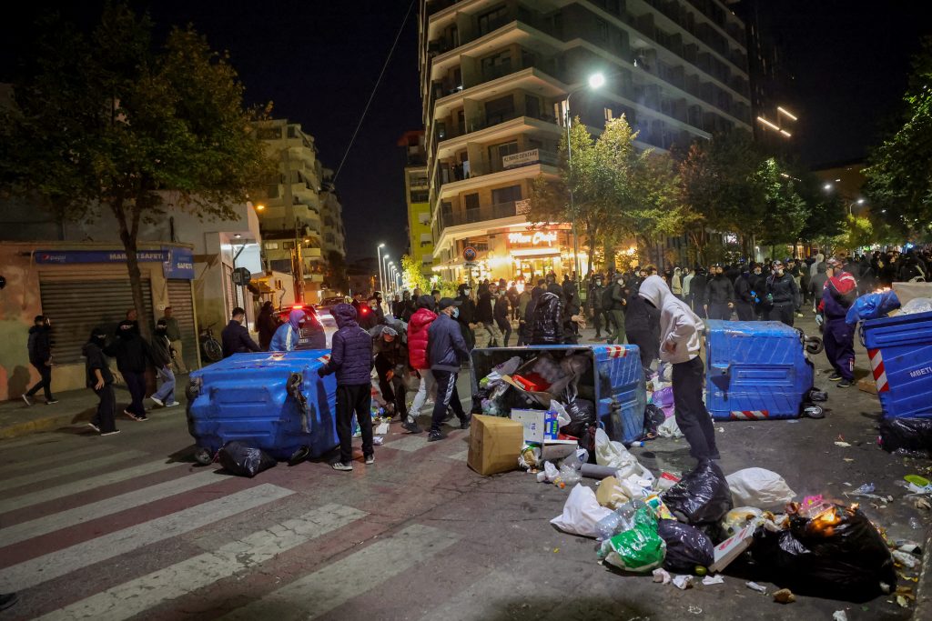 Αλβανία: Σε «μαύρη λίστα» βάζει η κυβέρνηση τους πρωταγωνιστές των επεισοδίων – «Θα συνεχίσουμε μέχρι να παραιτηθεί ο Ράμα» λένε οι φοιτητές
