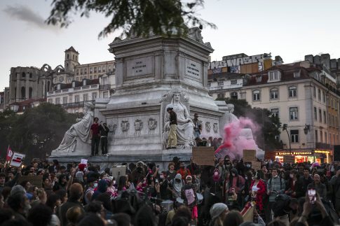 Διακομίστηκαν στο Γενικό Νοσοκομείο Κορίνθου <strong>δύο πυροσβέστες που επιχειρούσαν στην πυρκαγιά στον Φενεό</strong>