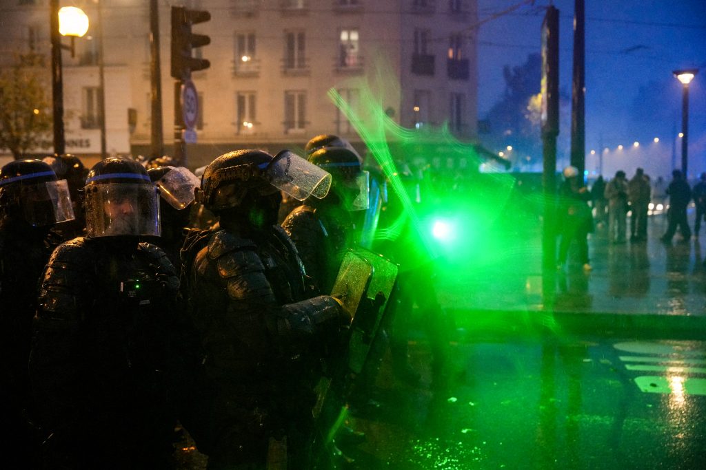 Το ΕΡΤnews στο Παρίσι: Επεισόδια μετά το τέλος της ειρηνικής διαδήλωσης – «Ήταν μια επιτυχία», είπε ο υπουργός Εσωτερικών, 1.000 προσαγωγές