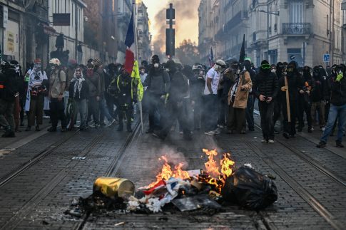 Πολιτική αντιπαράθεση για των εξωδικαστικό μηχανισμό και τη ρύθμιση του ιδιωτικού χρέους