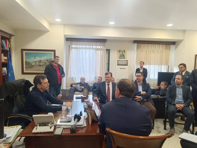 Χρυσοχοΐδης στους Φιλιάτες: 25 εκατ. ευρώ για τις φυλακές και προκήρυξη για 60 συνοριοφύλακες