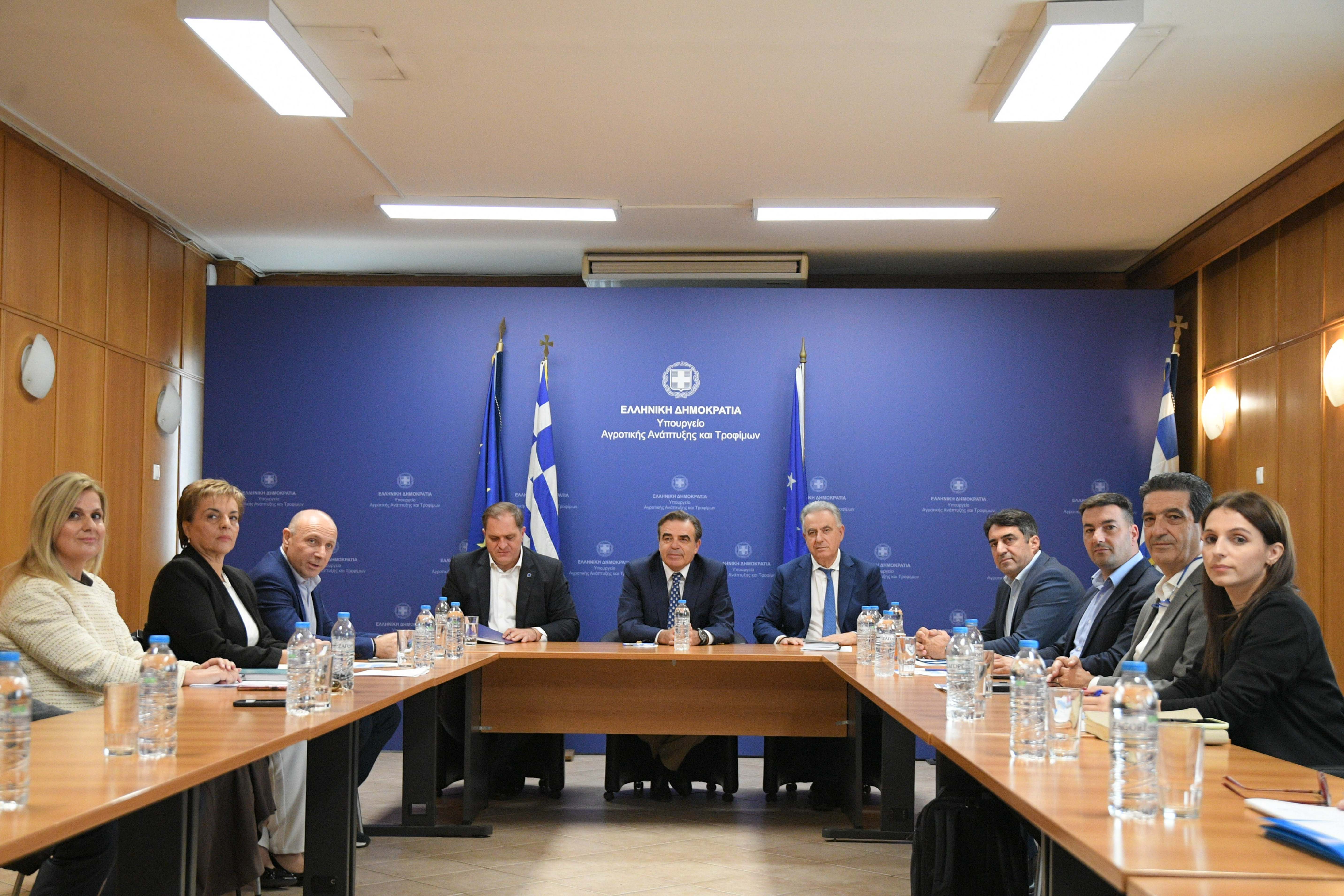 Ξεκίνησε ο «Διάλογος με την παραγωγή» – Πρώτη συνάντηση του Μαργαρίτη Σχοινά με την ΕΘΕΑΣ