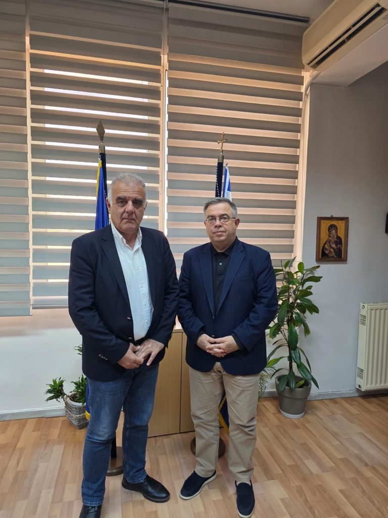 Συνάντηση εργασίας του Γραμματέα της Αποκεντρωμένης Διοίκησης Μακεδονίας – Θράκης Δημήτρη Γαλαμάτη με τον Δήμαρχο Σαμοθράκης Θανάση Βίτσα