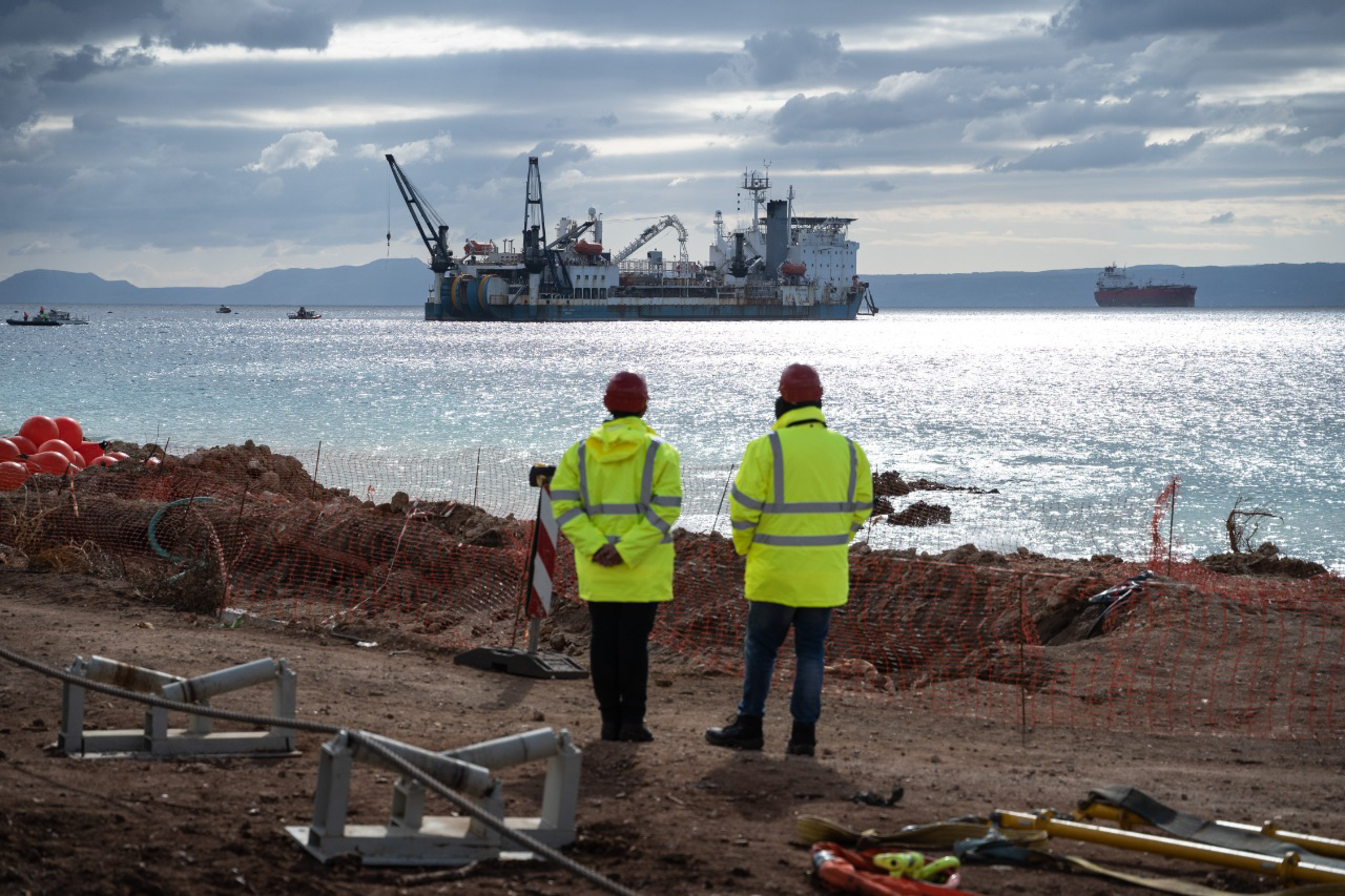 Στην τελική ευθεία η ηλεκτρική διασύνδεση Ελλάδας-Κύπρου: Αίτημα της γαλλικής Nexans για επανέναρξη ερευνών – Τα επόμενα βήματα