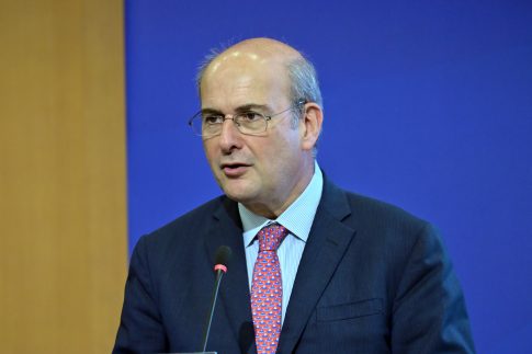 Αποστολή ΕΡΤnews – Ισπανία: Ποιος φταίει για την τραγωδία – Ο υπουργός Μεταφορών, υπό πίεση να παραιτηθεί, κατηγορεί τον ελεγκτή, τα συνδικάτα το σύστημα