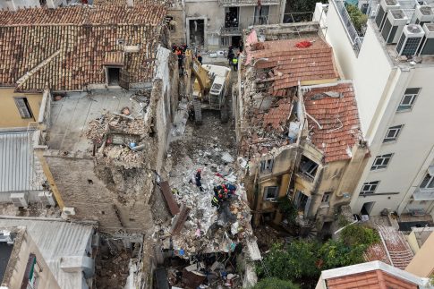 <strong>Διεθνής Επιτροπή του Ερυθρού Σταυρού: Τουλάχιστον 64 αιχμάλωτοι στρατιώτες απελευθερώθηκαν από παραστρατιωτικούς στο Σουδάν</strong>