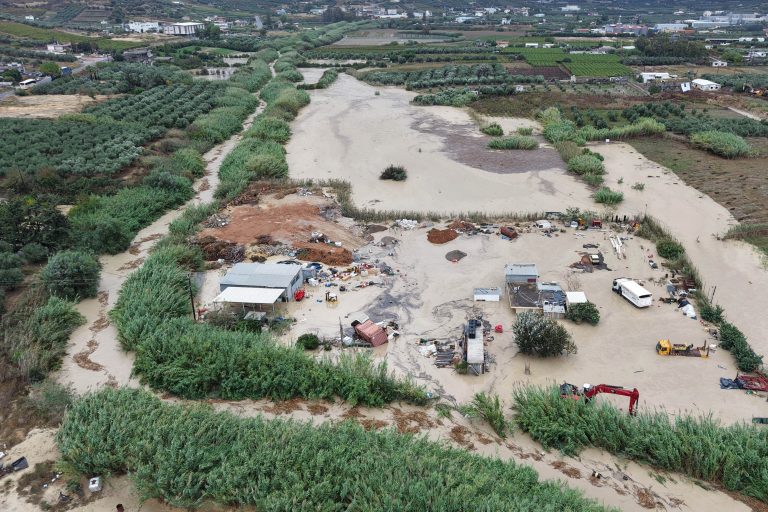 Εικόνες βιβλικής καταστροφής στην Κρήτη: Συναγερμός για την εξέλιξη της κακοκαιρίας – Σε μία ημέρα έβρεξε όσο σε έναν χρόνο στην Αθήνα